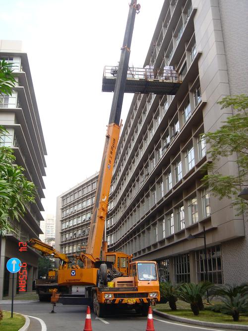 南山吊車南山區(qū)吊車深圳南山吊機吊車出租賃工廠搬遷機械設備吊裝